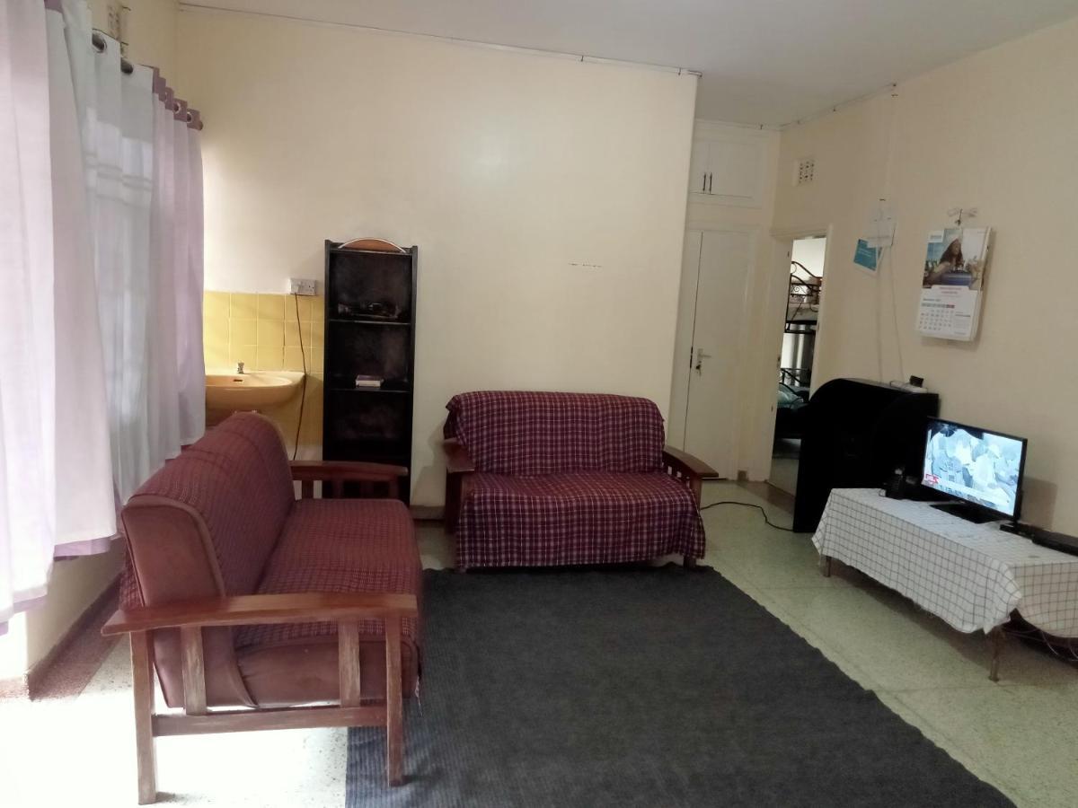 Pinkroses Gardens Hostel Найроби Екстериор снимка