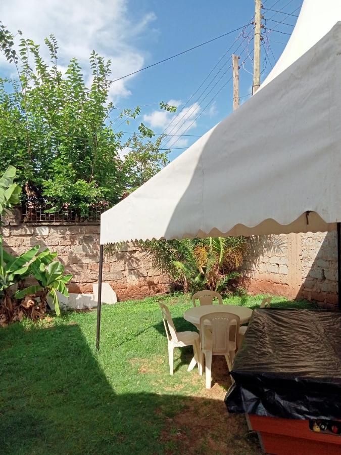 Pinkroses Gardens Hostel Найроби Екстериор снимка