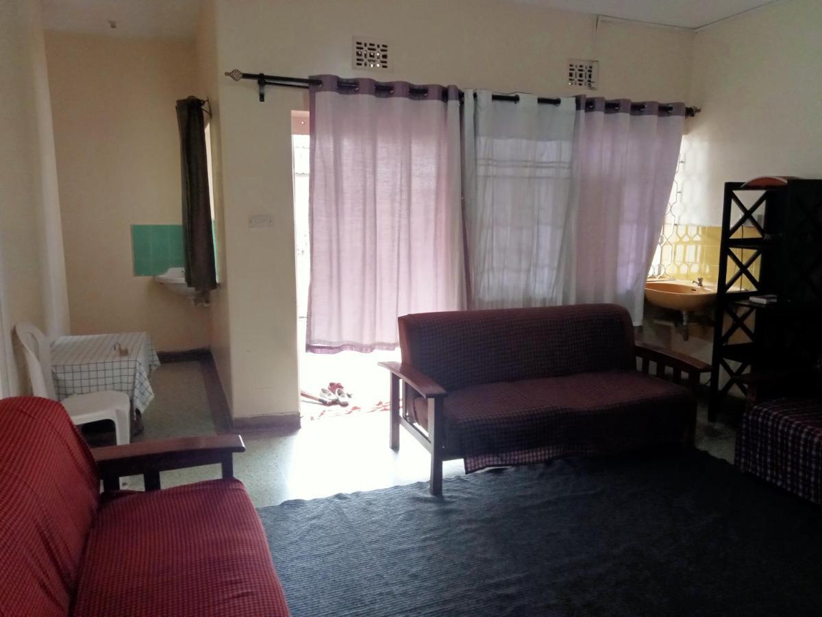 Pinkroses Gardens Hostel Найроби Екстериор снимка