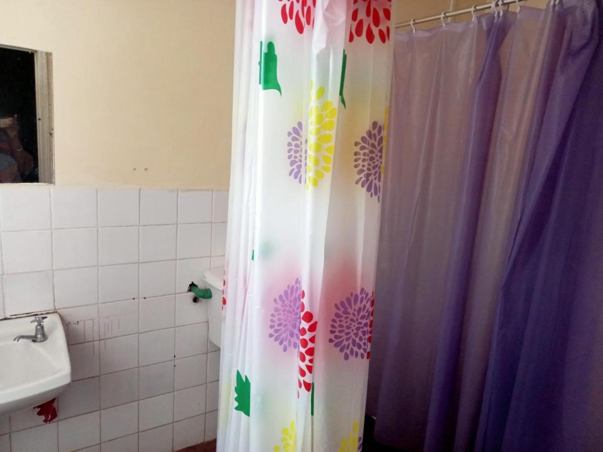 Pinkroses Gardens Hostel Найроби Екстериор снимка