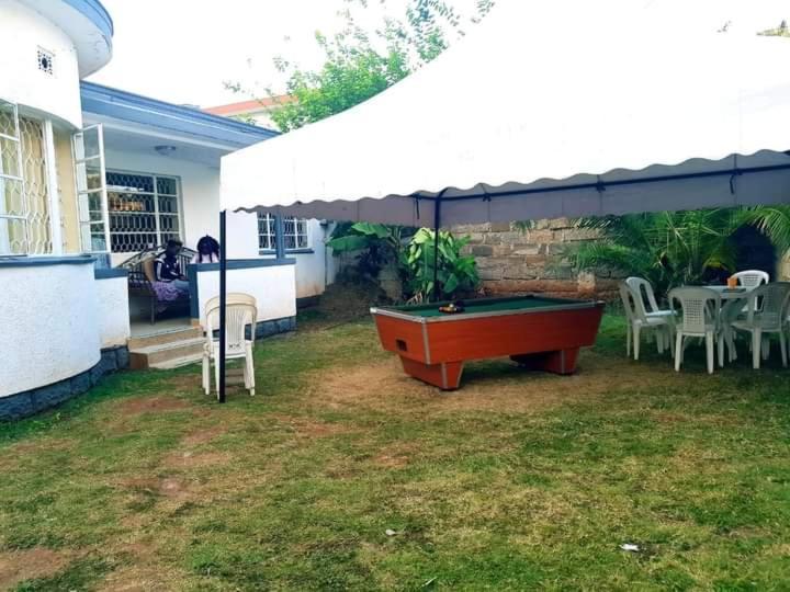 Pinkroses Gardens Hostel Найроби Екстериор снимка